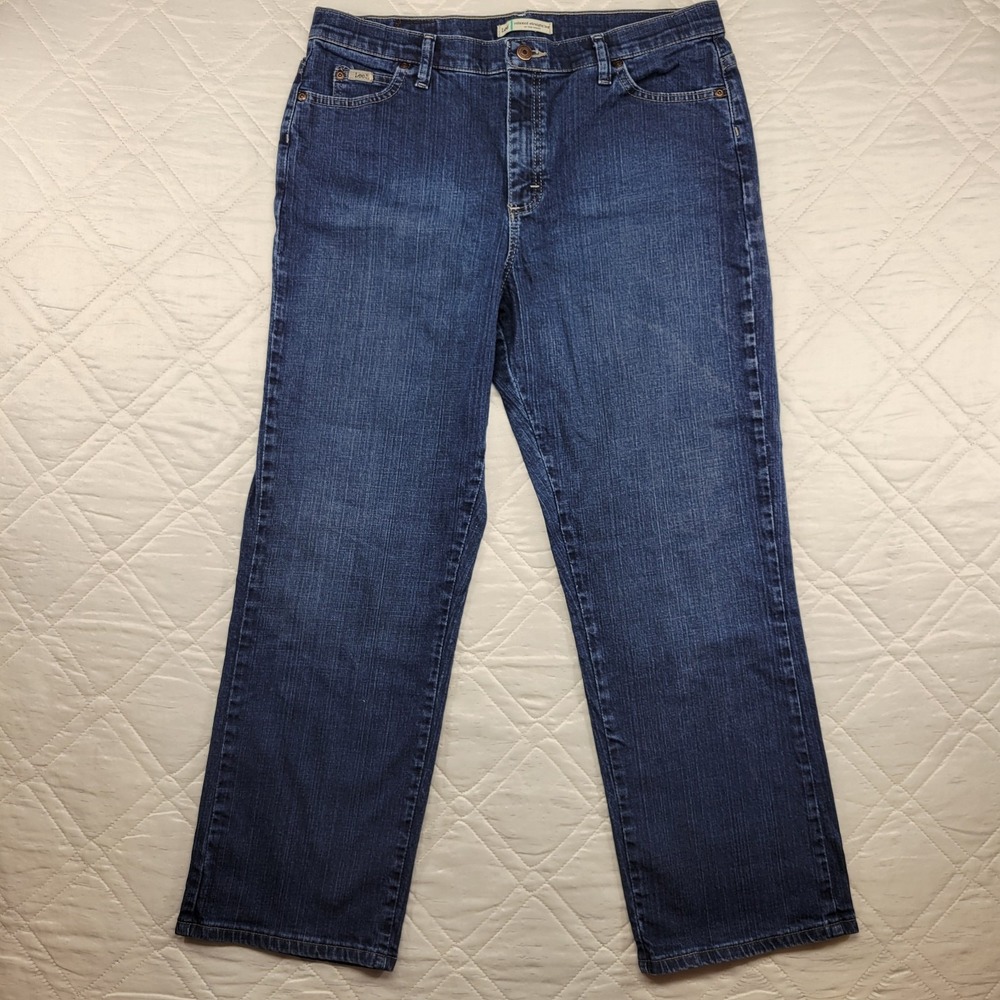 Lee relaxed straight at the waist blue jeans size 14 short